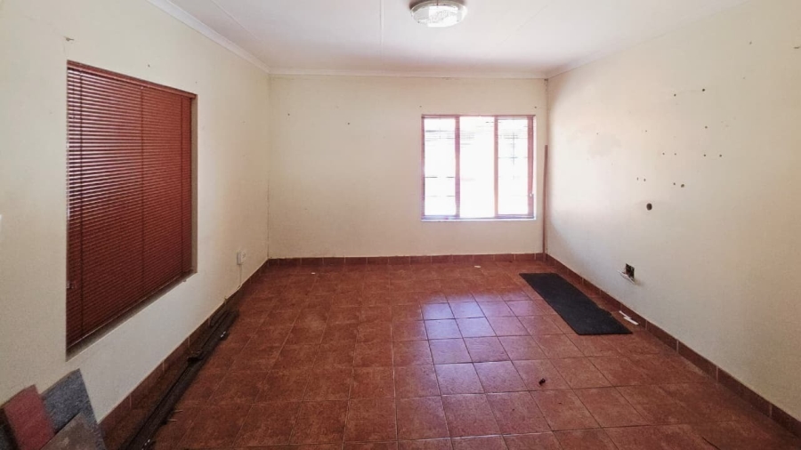 3 Bedroom Property for Sale in Rustenburg Central North West